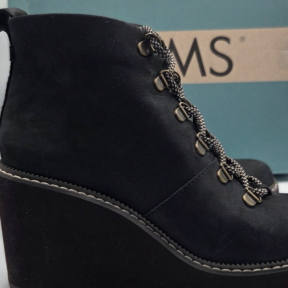 Toms Wedge Boot Melrose Black Water Resistant Lace Up Womens Size 8 New With Box - Picture 3 of 16